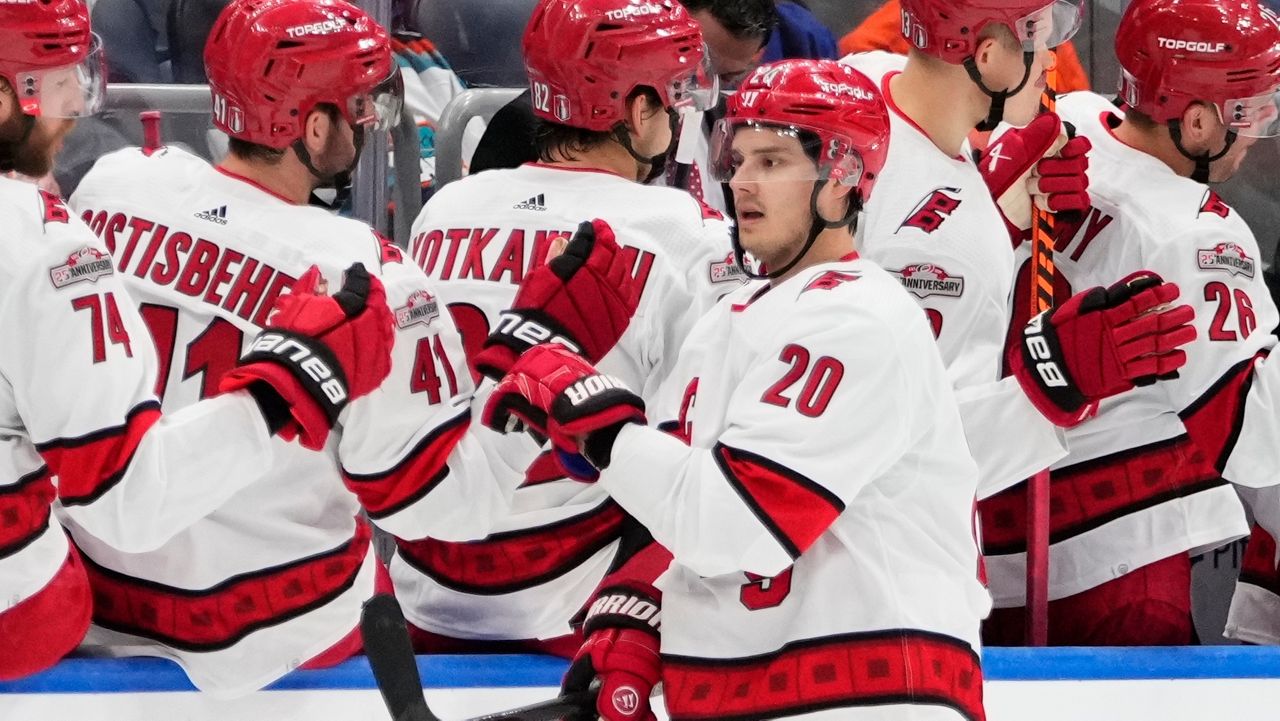 Hurricanes roll to 52 win, take 31 series lead over Isles